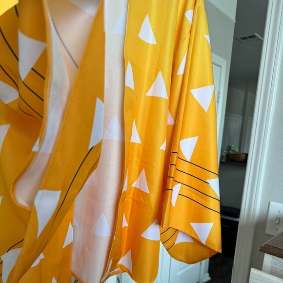 Extra Large Zenitsu Demon Slayer Anime Orange Kimono Cosplay Size XL - Picture 3 of 3